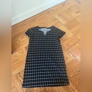 Jane and Delaney size small black and white checkered dress box fit